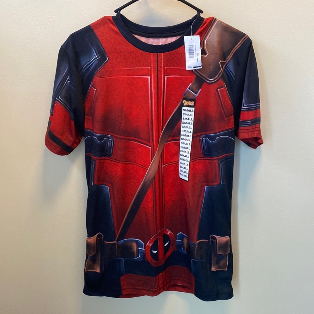 Marvel Deadpool Spensers NWT adult small t-shirt